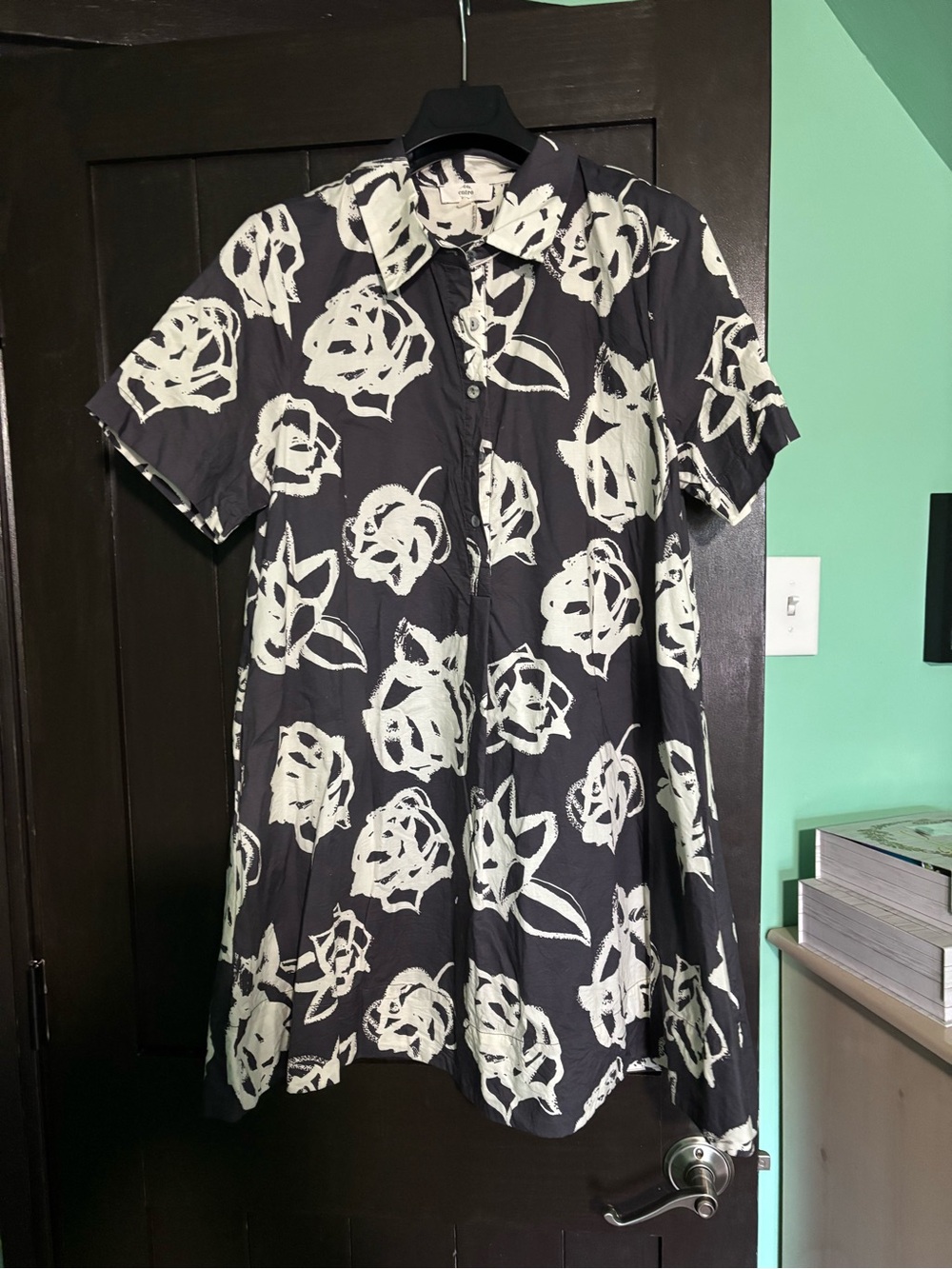 Black & Cream Floral Short-Sleeve Button-Up dress